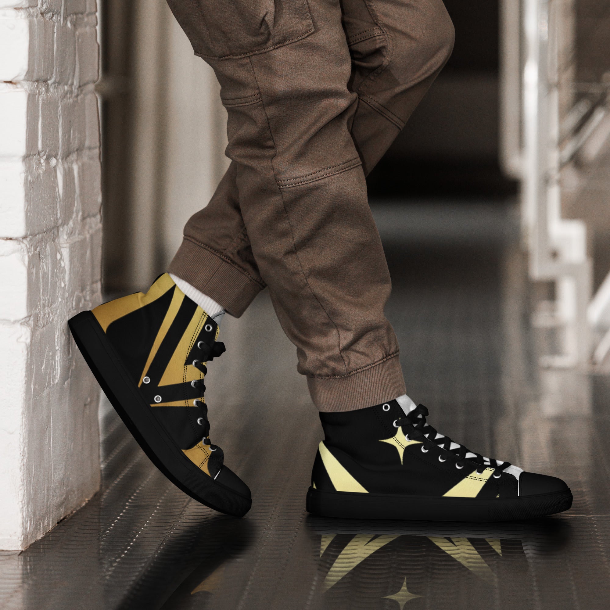 Men’s high top canvas shoes